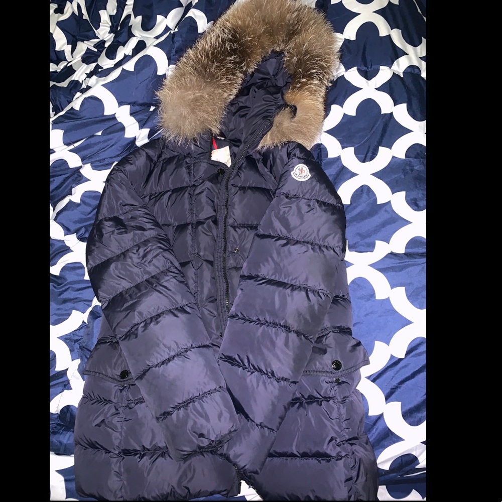 Moncler jacket with fur hood. Navy blue. Size 3